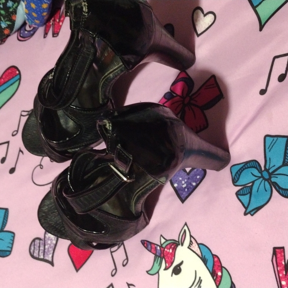 RALPH LAUREN FIANNA BLK SNAKE PATENT LEATHER HIGH HEEL SANDAL SZ 6 1/2B - Picture 3 of 4